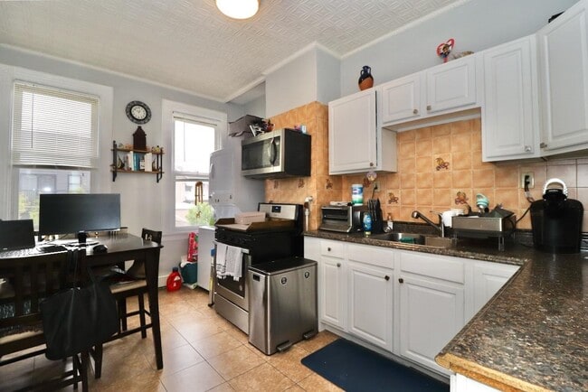 Building Photo - 19 Graham St