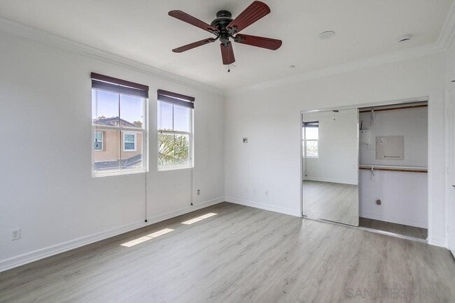 Building Photo - 2978 Beachwood Blf Wy