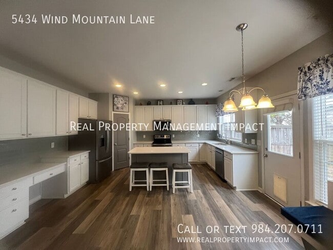 Building Photo - 5434 Wind Mountain Ln