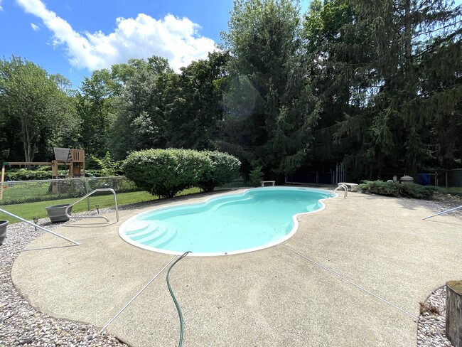Building Photo - 9 Kitchell Pl