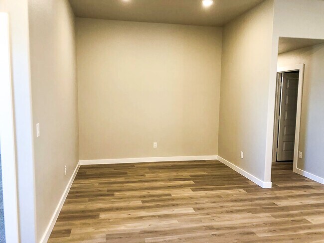 Building Photo - 13506 Avenue X