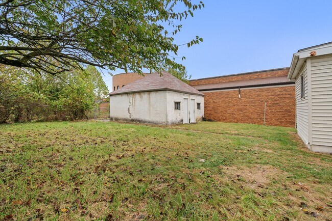 Building Photo - Gorgeous 3 bedroom home in Clairton availa...