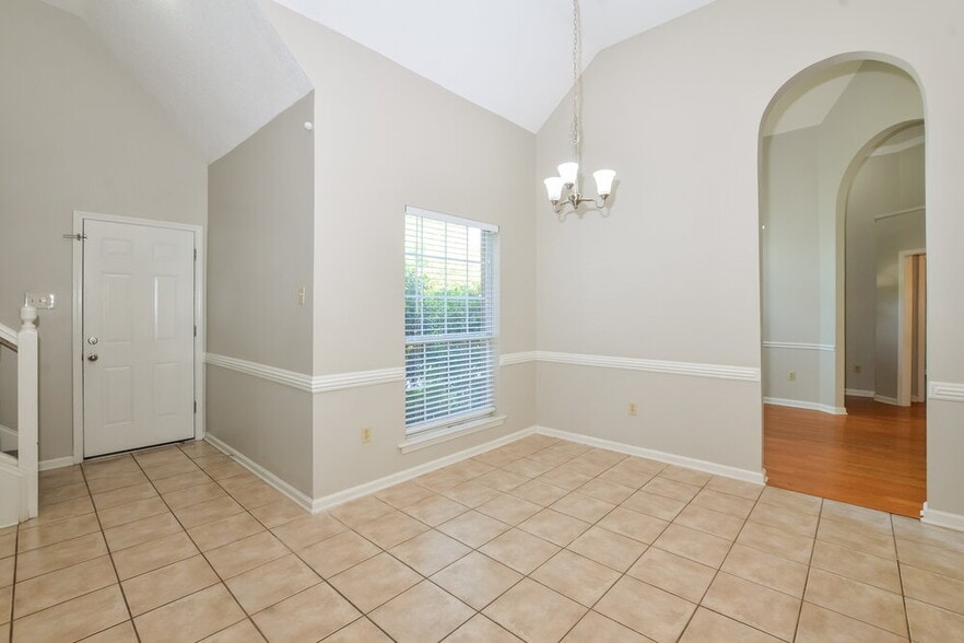 Building Photo - 6741 Crystal Dr