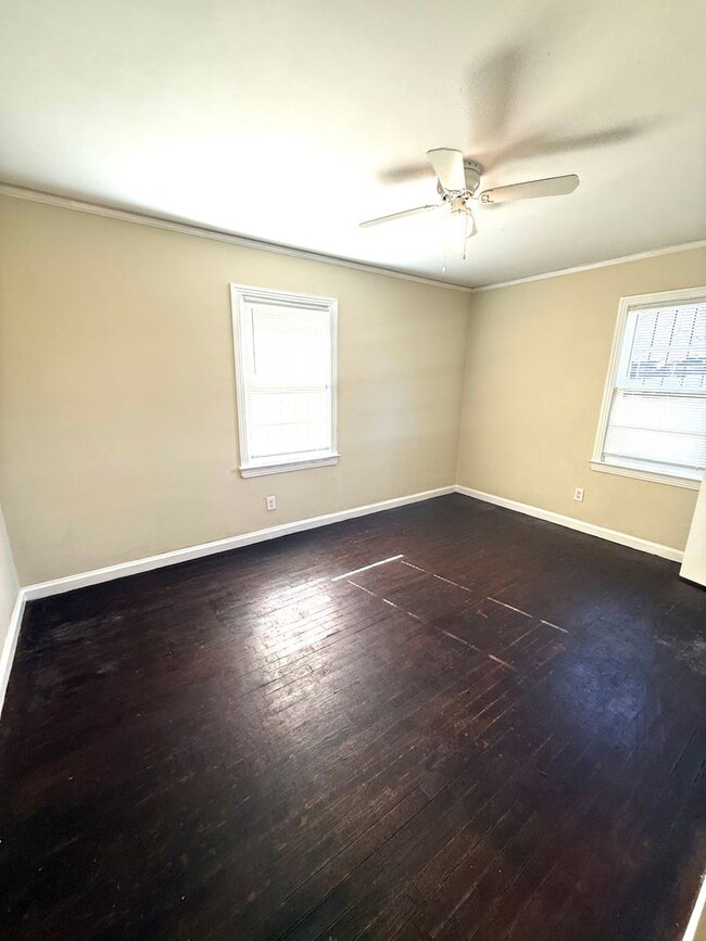 Building Photo - ** 3 bed 1 bath located in Druid Hills ** ...