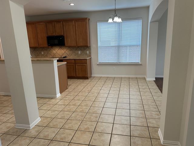 Building Photo - 2820 Cascade Cove Dr