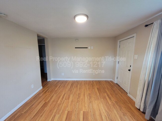 Building Photo - 1124 E 7th Ave