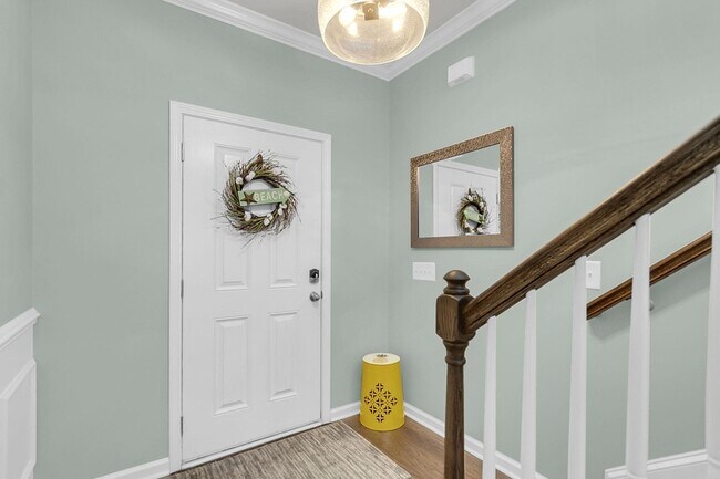 Building Photo - 534 Alderly Dr