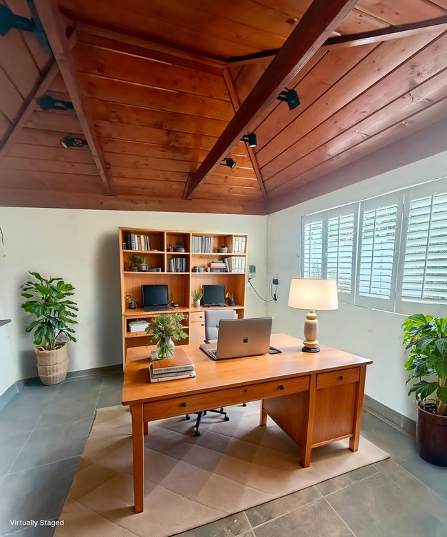 Building Photo - Beautifully updated 3bed/2bath Single-Leve...