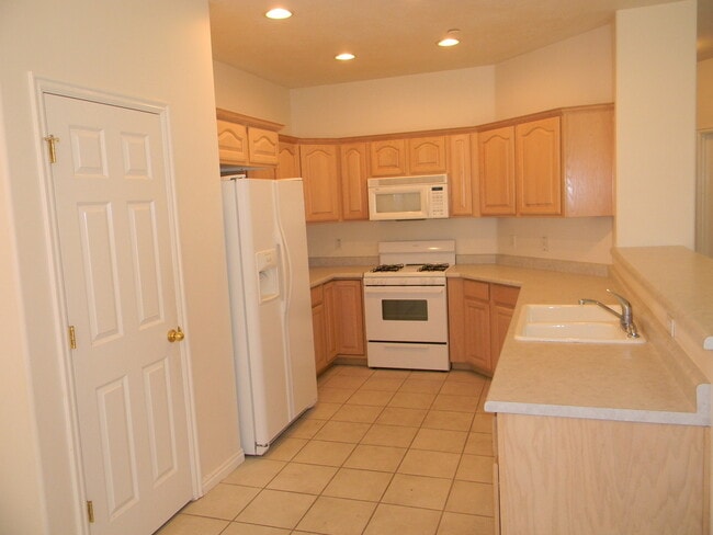 Building Photo - 15135 Auburn Ridge Ln