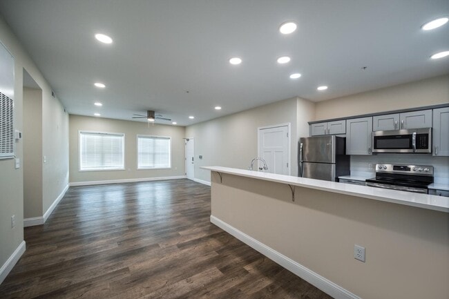 Building Photo - 71 Maple Grove Ln