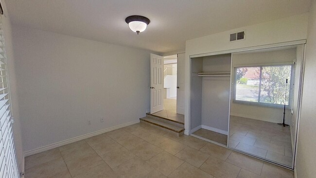 Building Photo - **Move-in Special!** Luxurious 4 Bed 3 Bat...