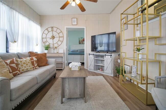 Building Photo - 251 Patterson Rd