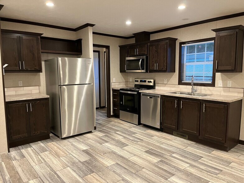 Building Photo - 6610 Lear Nagle Rd