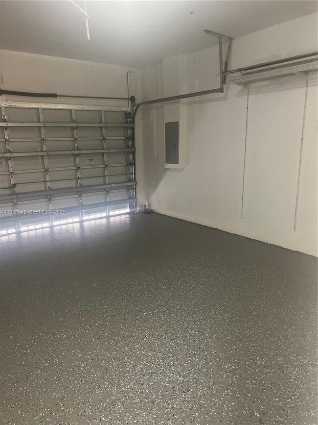 Building Photo - 1304 SE 7th Ct