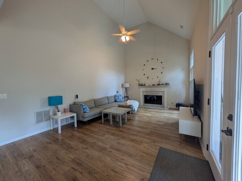 Building Photo - 4736 Woodland Brook Ct SE