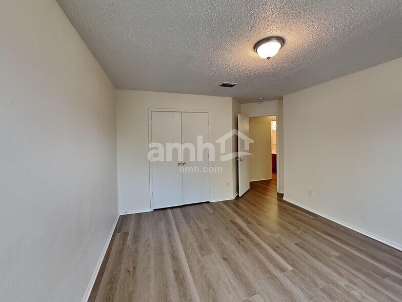 Building Photo - 5500 Costa Mesa Dr