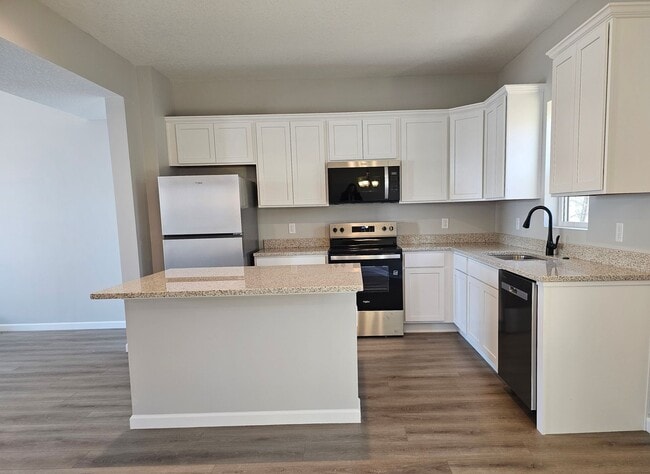 Building Photo - SIERRA TANGO CREEK RIDGE, LLC