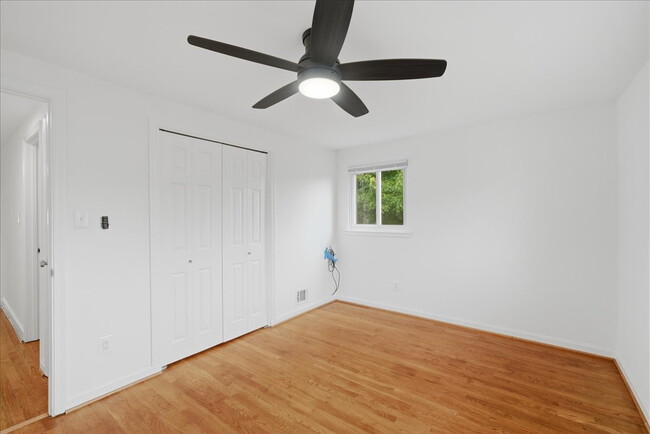 Building Photo - Charming Split-Level Home in the Heart of Alexandria