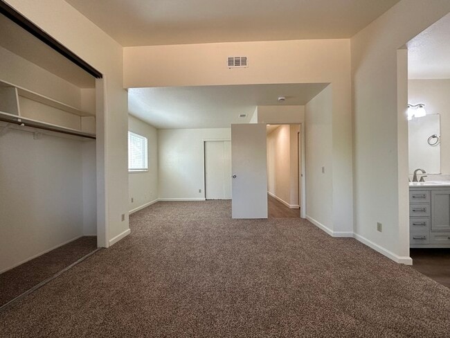 Building Photo - 8613 Tiogawoods Dr