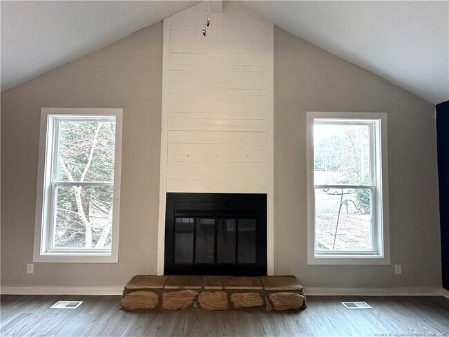 Building Photo - 304 Rangoon Ct