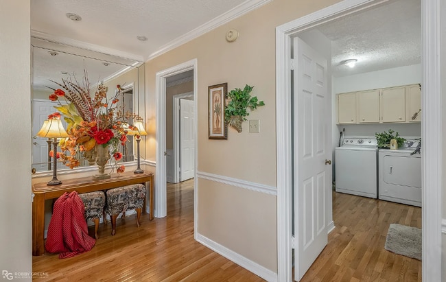 Building Photo - Beautiful 2 Bedroom, 2 Bathroom home with ...