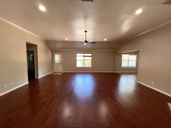 Building Photo - Sun Meadows Harker Heights - 4 bedroom/2 b...