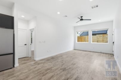 Building Photo - 505 Thelma Dr