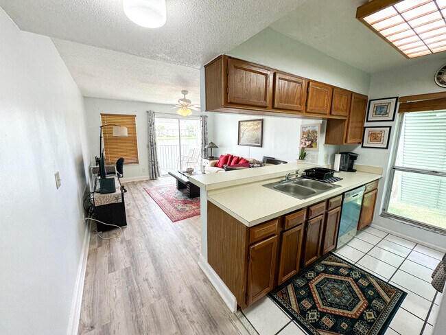 Building Photo - 160 Cypress Point Dr