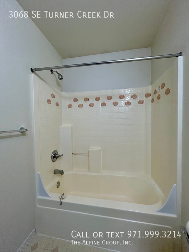 Building Photo - 3068 SE Turner Creek Dr