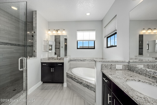 Building Photo - 2713 Rodina Dr