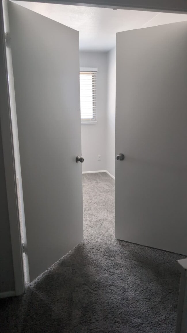 Building Photo - COMING SOON — Beautifully Remodeled 3-Bedroom Townhouse Near GCU