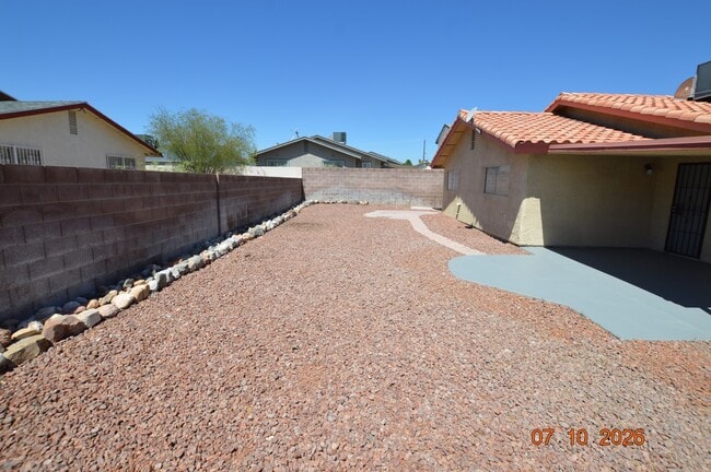 Building Photo - 6845 Zamora Dr