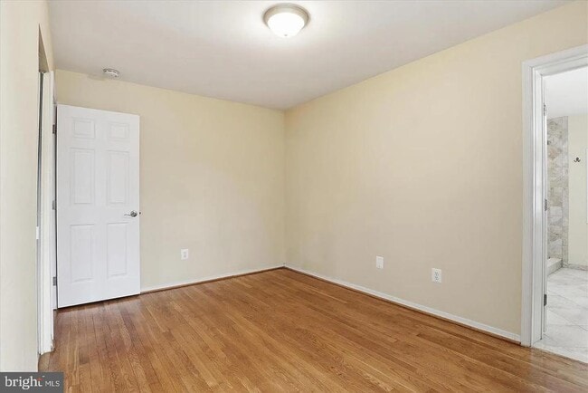 Building Photo - 7416 Sportsman Dr