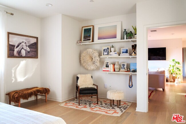 Building Photo - 4240 Laurel Canyon Blvd