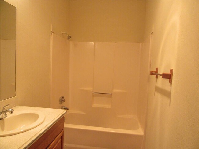 Building Photo - 9254 Forest Ln