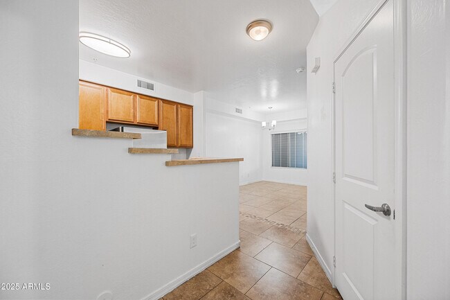 Building Photo - 4608 W Maryland Ave