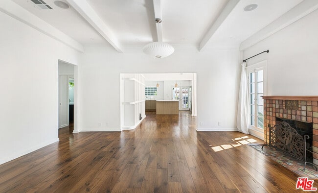 Building Photo - 3472 Rowena Ave