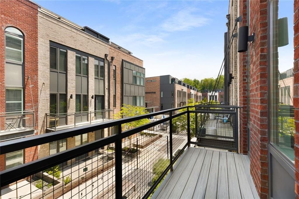 Building Photo - 1300 Chelsea Cir NW