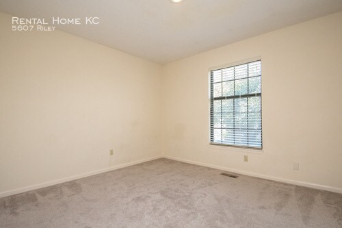 Building Photo - 5607 Riley St
