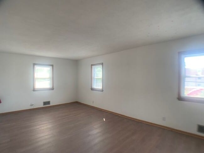 Building Photo - Huge yard! Updated appliances and more!