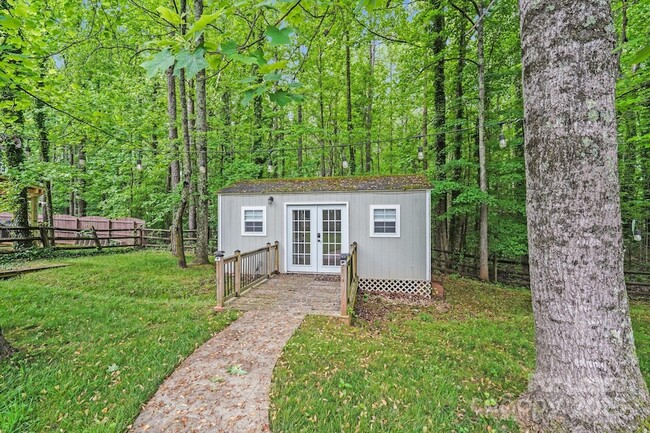 Building Photo - 7213 Preakness Stakes Ln