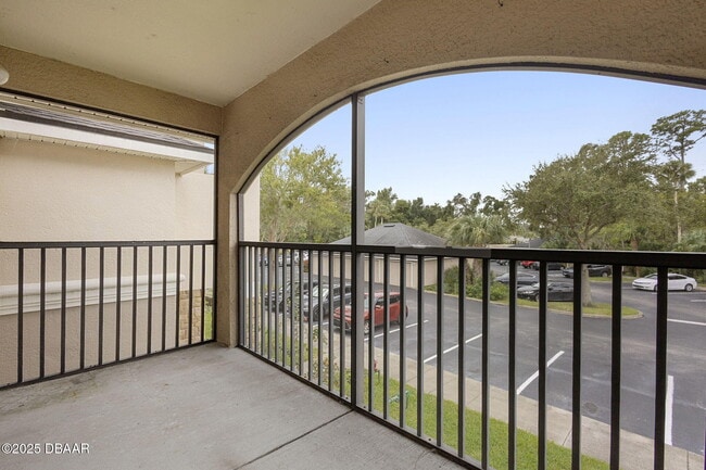 Building Photo - 940 Village Trail