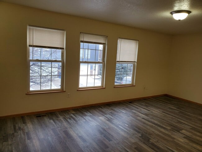 Building Photo - 936 McKinley Ave