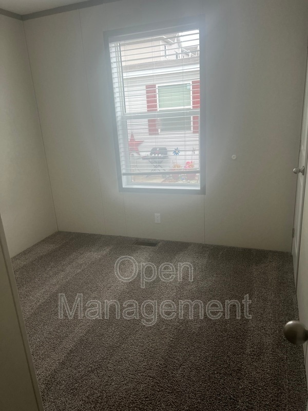 Building Photo - 825 1st Ave E