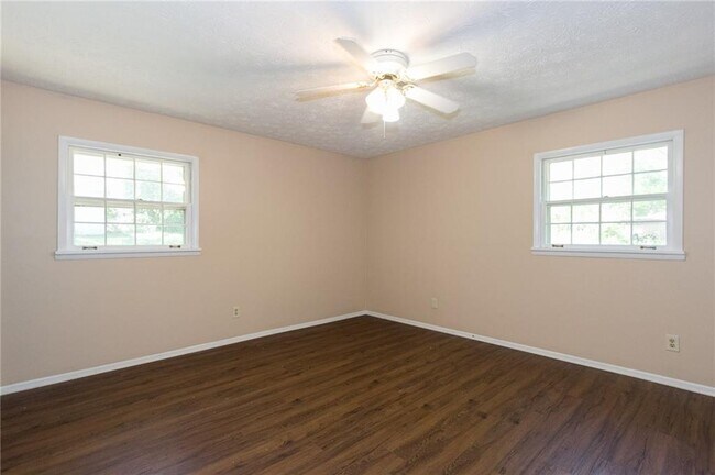 Building Photo - 3720 Sunny Hill Dr