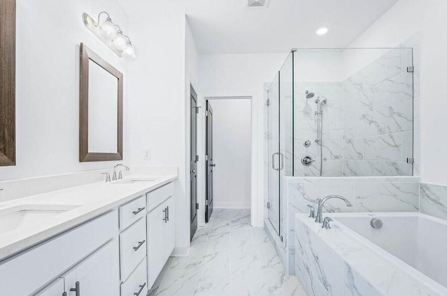 Building Photo - 4590 Sims Pk Overlook