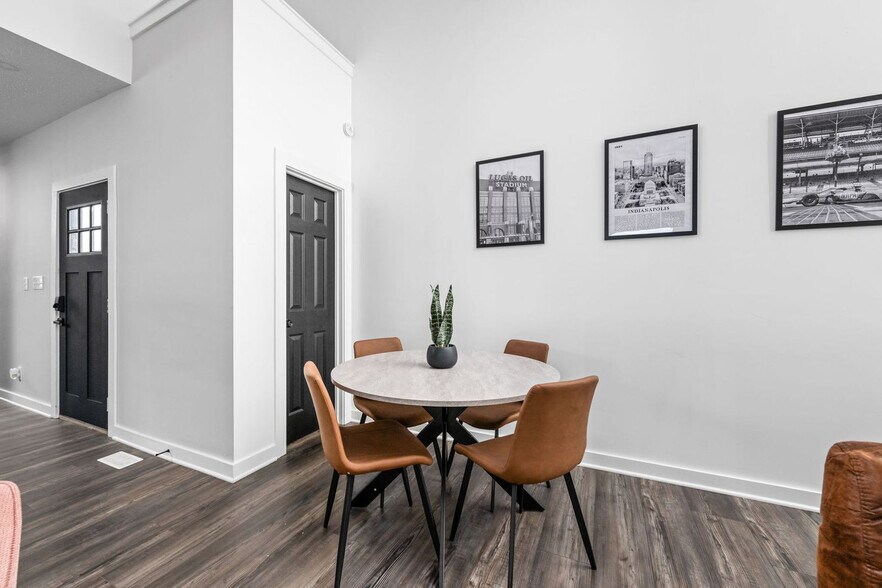 Building Photo - 337 Sanders St