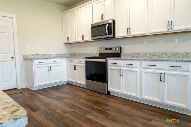 Building Photo - 804 Sweetgrass