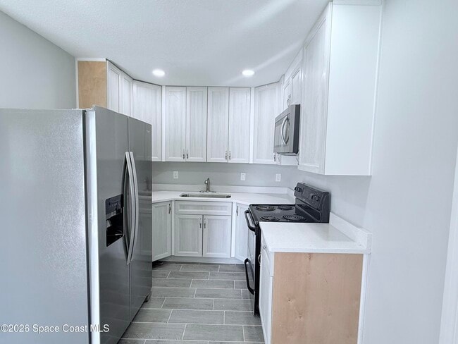 Building Photo - 2556 Sarno Rd