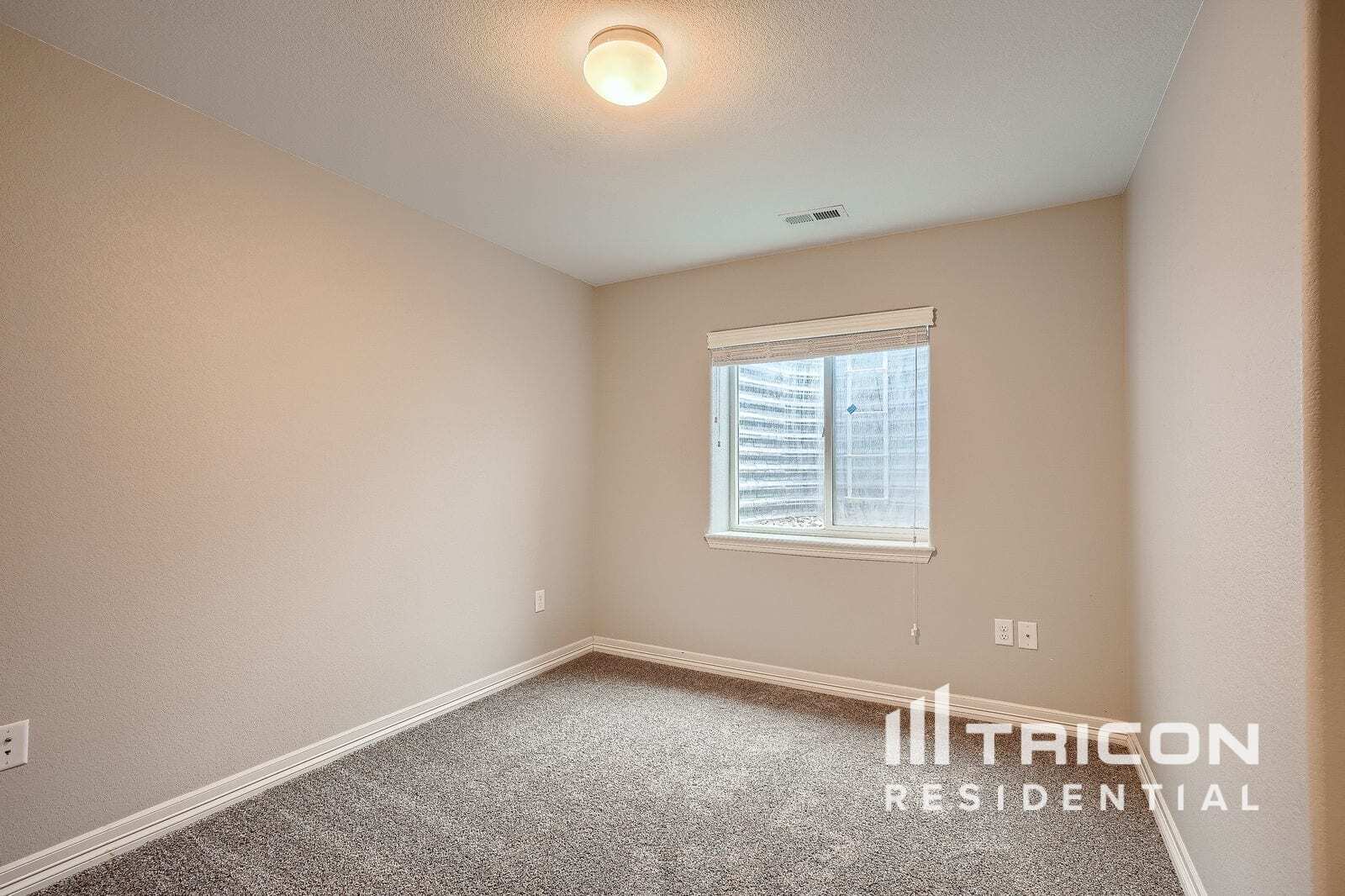 Building Photo - 899 Shirttail Peak Ct